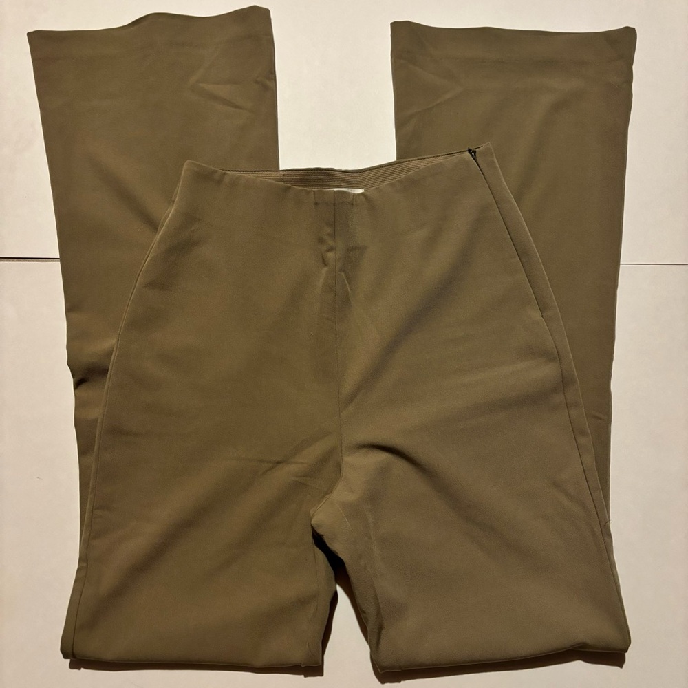 stretchy khaki H&M dress pants with elastic waist band & zipper